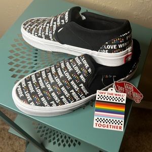 Vans Women's Pride Rainbow Love Wins Asher Slip-On Black/Glitter Shoes Size 8